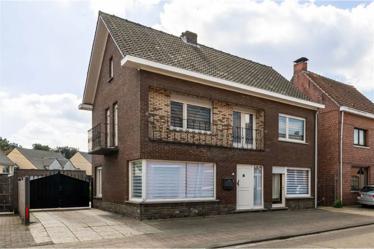 Huis te  koop in Beerse 2340 369000.00€ 4 slaapkamers 187.00m² - Zoekertje 739556