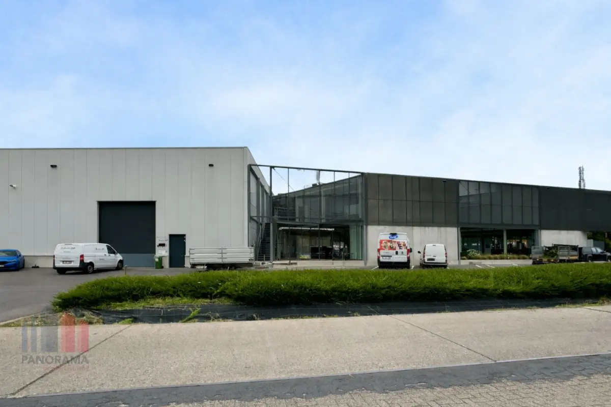 Handelszaak te  huur in Aartselaar 2630 2440.00€  slaapkamers 390.00m² - Zoekertje 740886
