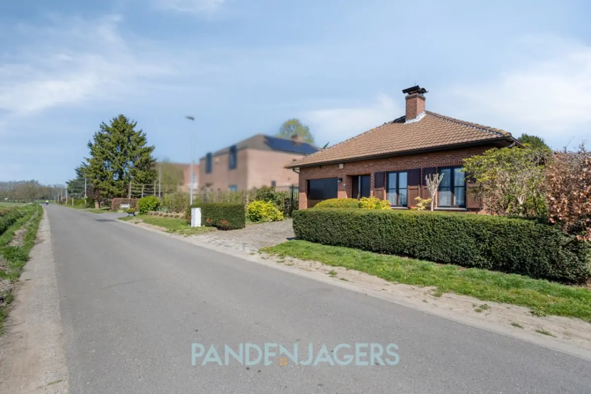 Bungalow te  koop in Duffel 2570 475000.00€ 2 slaapkamers 193.00m² - Zoekertje 740443