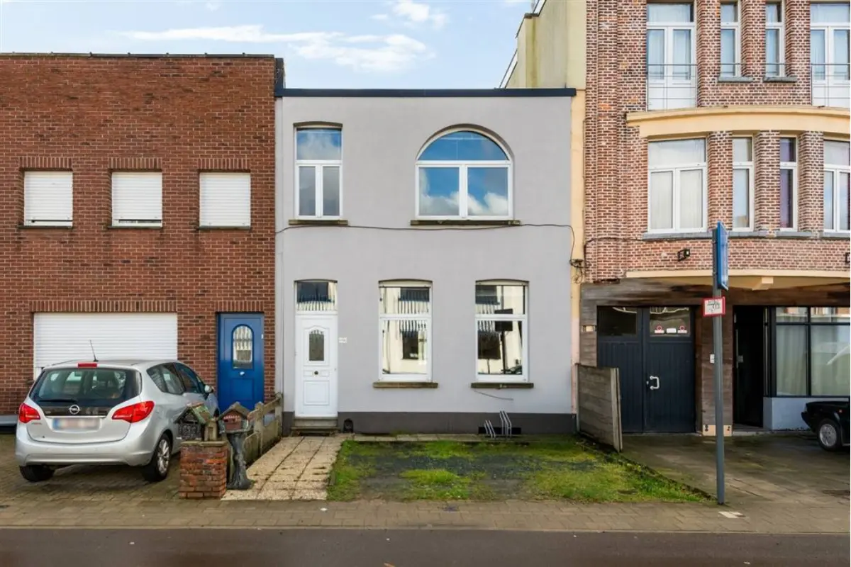 Huis te  koop in Mortsel 2640 299000.00€ 3 slaapkamers m² - Zoekertje 741242