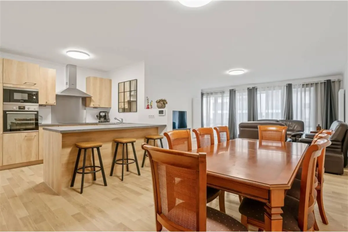 Appartement te  koop in Onze-Lieve-Vrouw-Waver 2861 378000.00€ 1 slaapkamers 125.00m² - Zoekertje 741918