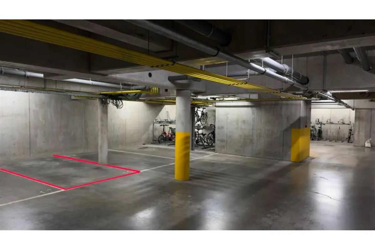 Parking te  koop in Antwerpen 2060 32000.00€  slaapkamers m² - Zoekertje 743338