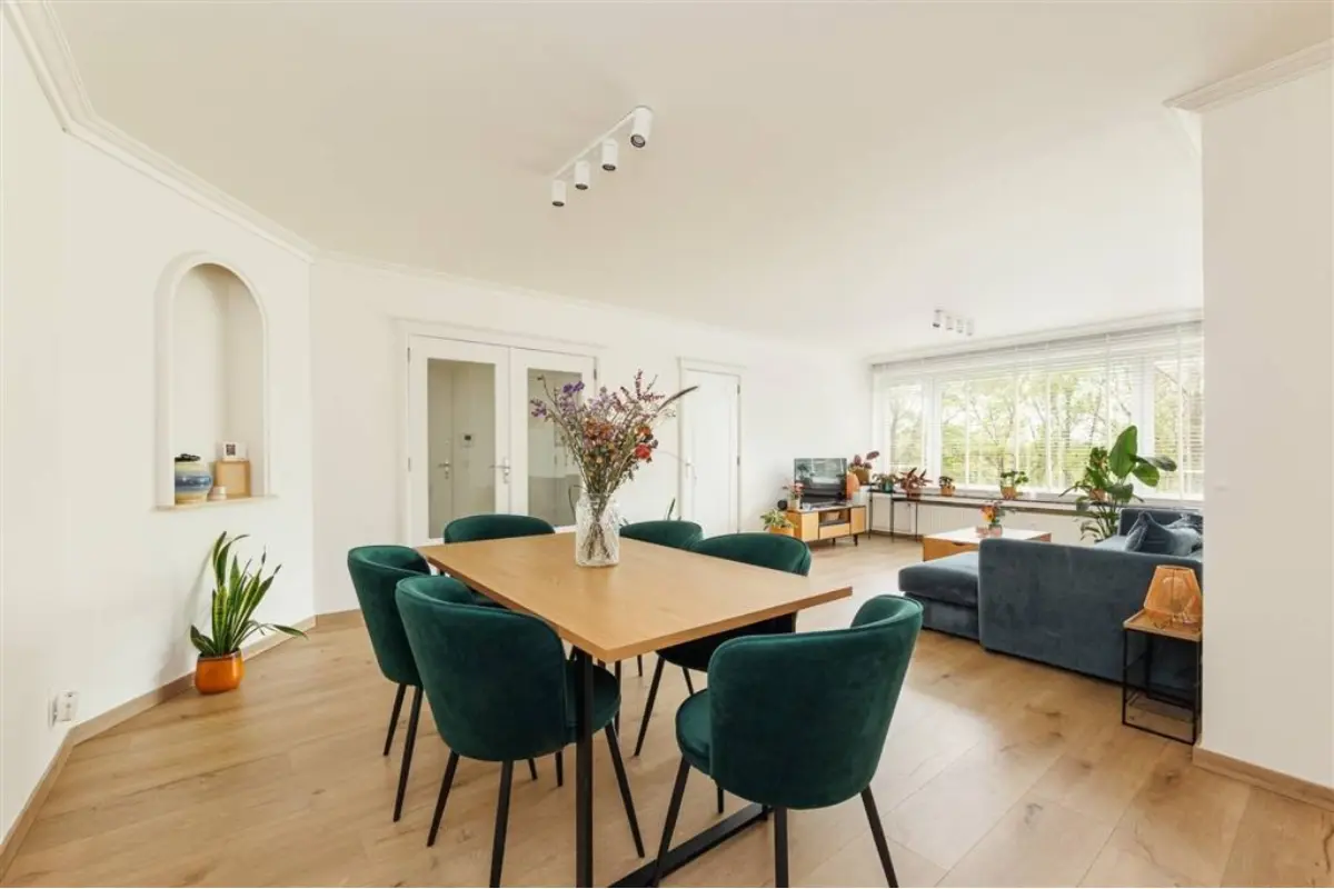 Appartement te  koop in Berchem 2600 275000.00€ 2 slaapkamers 80.00m² - Zoekertje 742892