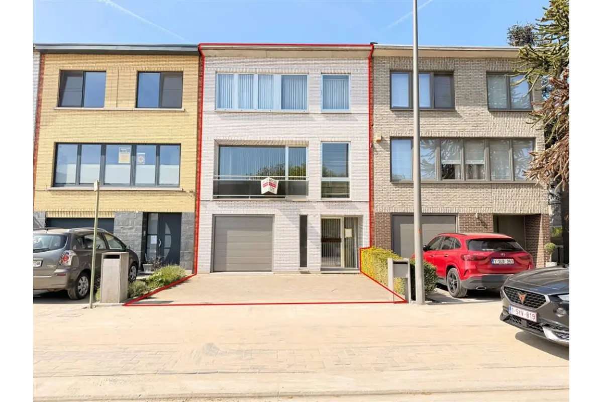 Huis te  huur in Burcht 2070 1350.00€ 3 slaapkamers 175.00m² - Zoekertje 742848