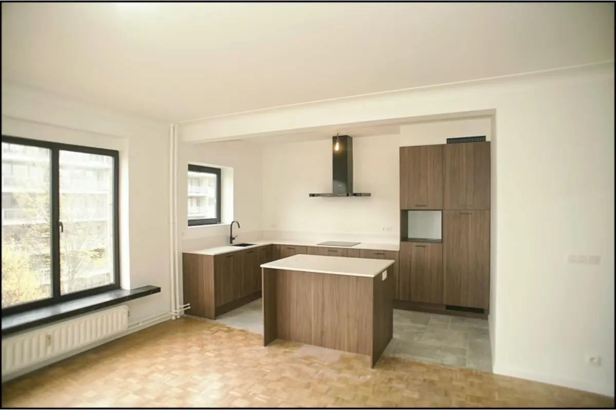 Appartement te  huur in Antwerpen 2060 1450.00€ 3 slaapkamers m² - Zoekertje 744270