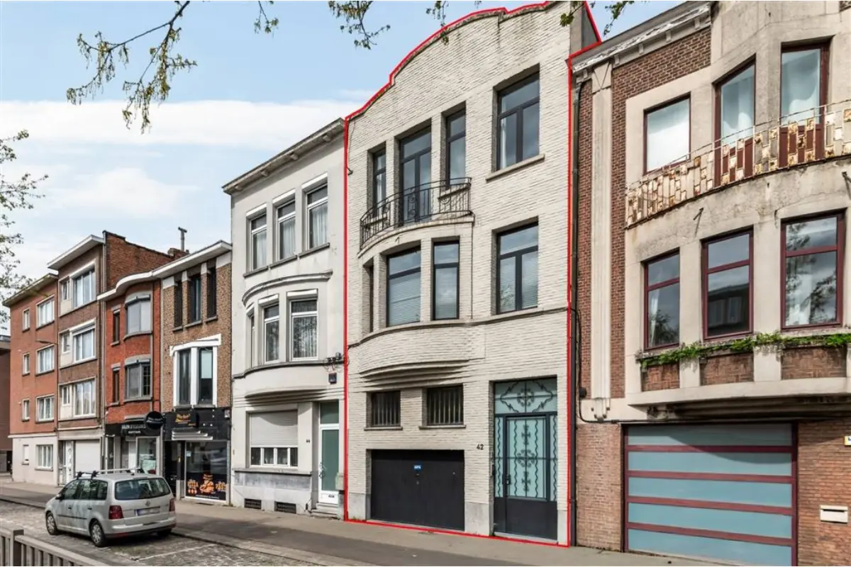 Huis te  koop in Wilrijk 2610 525000.00€ 4 slaapkamers 263.00m² - Zoekertje 743880