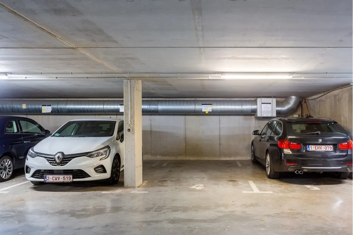 Parking te  koop in Antwerpen 2060 30000.00€  slaapkamers m² - Zoekertje 743978