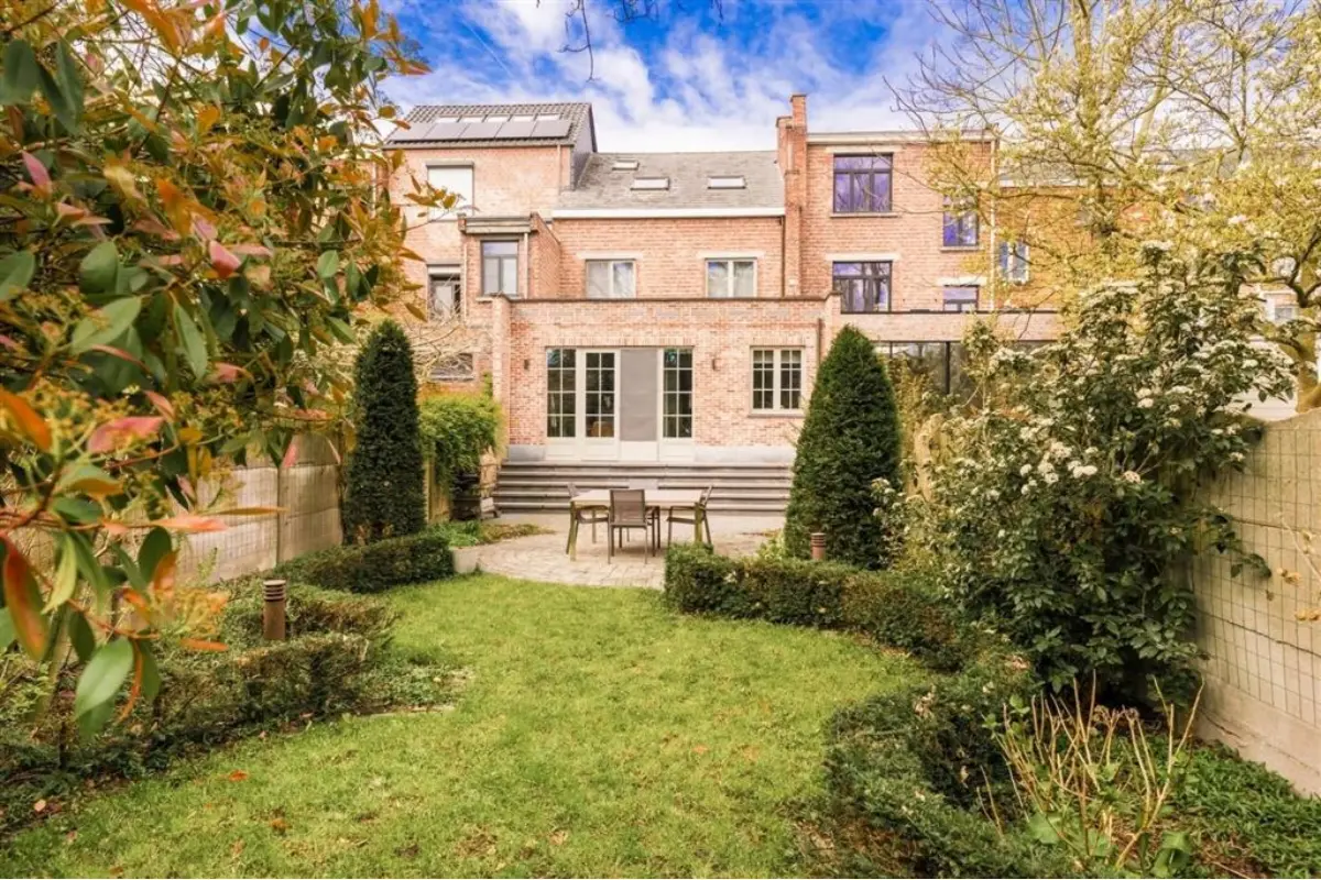 Huis te  koop in Mechelen 2800 645000.00€ 6 slaapkamers 278.00m² - Zoekertje 743742