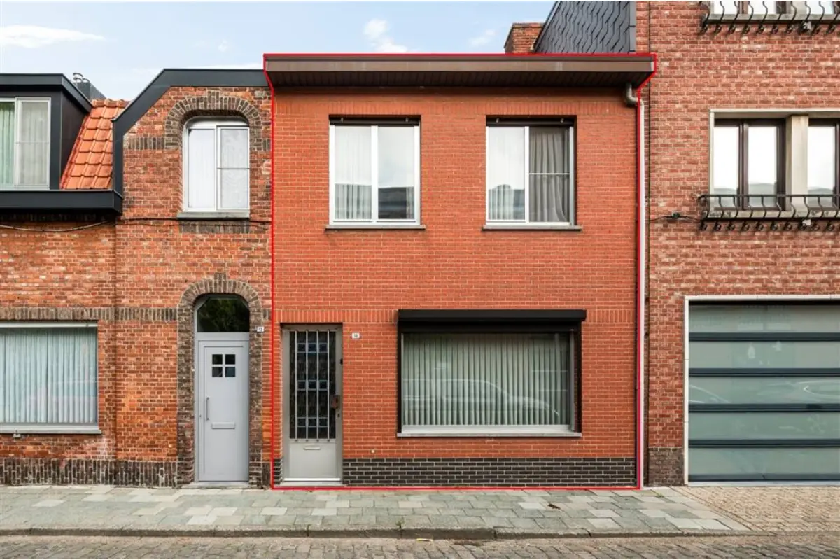 Huis te  koop in Turnhout 2300 199000.00€ 3 slaapkamers 110.00m² - Zoekertje 744680