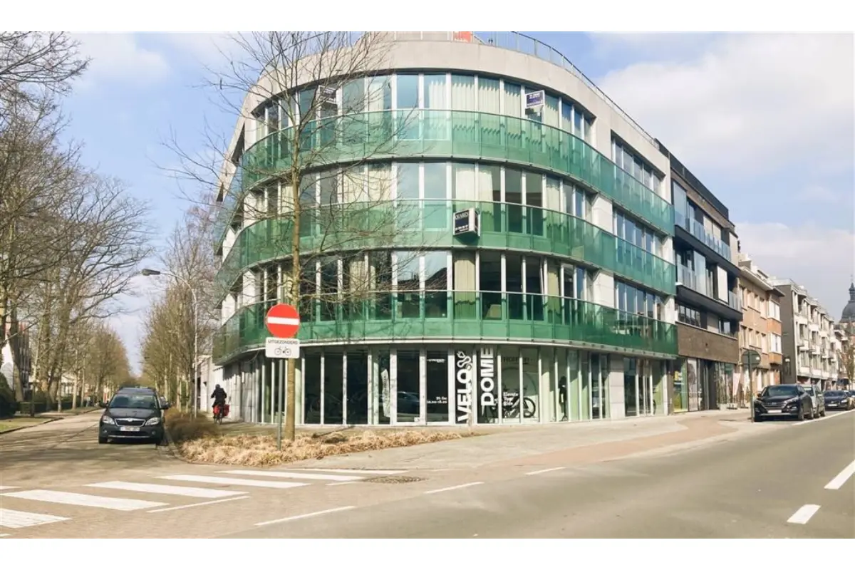 Handelszaak te  huur in Brasschaat 2930 5950.00€  slaapkamers m² - Zoekertje 745049