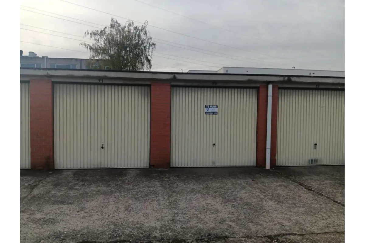 Box te  koop in Wommelgem 2160 32500.00€  slaapkamers m² - Zoekertje 744983