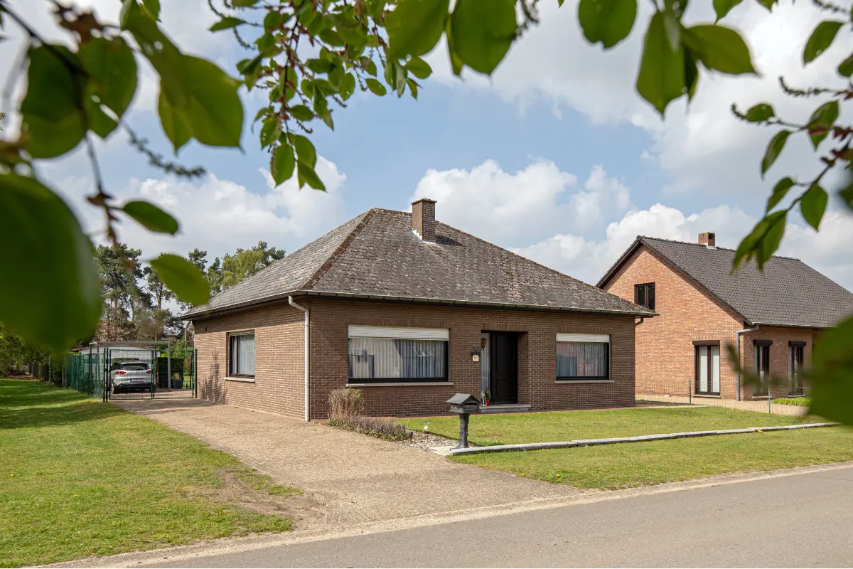 Huis te  koop in Balen 2490 315000.00€ 2 slaapkamers m² - Zoekertje 744724