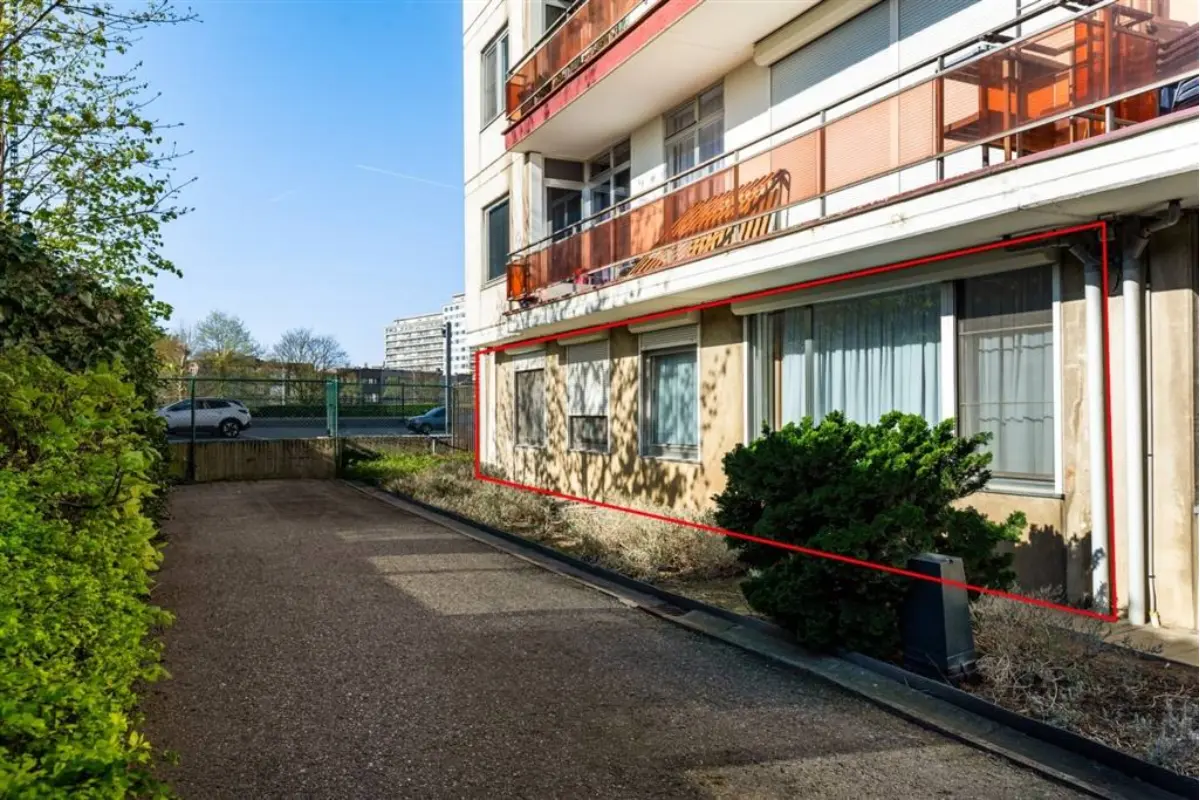 Benedenverdieping te  koop in Berchem 2600 248000.00€ 3 slaapkamers 93.00m² - Zoekertje 745047