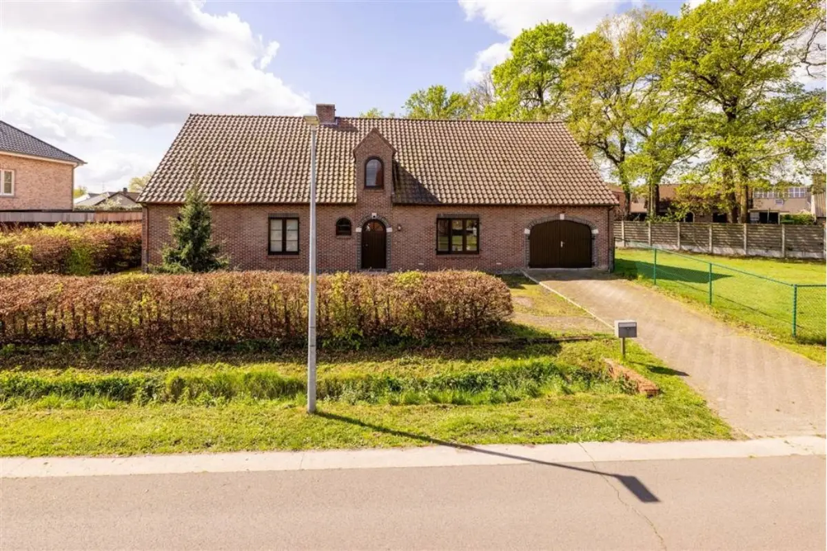 Huis te  koop in Kasterlee 2460 549000.00€ 4 slaapkamers 283.00m² - Zoekertje 746135
