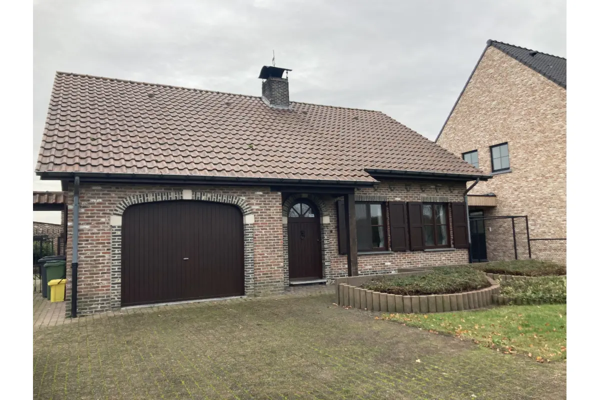 Huis te  huur in Retie 2470 1250.00€ 3 slaapkamers m² - Zoekertje 745818