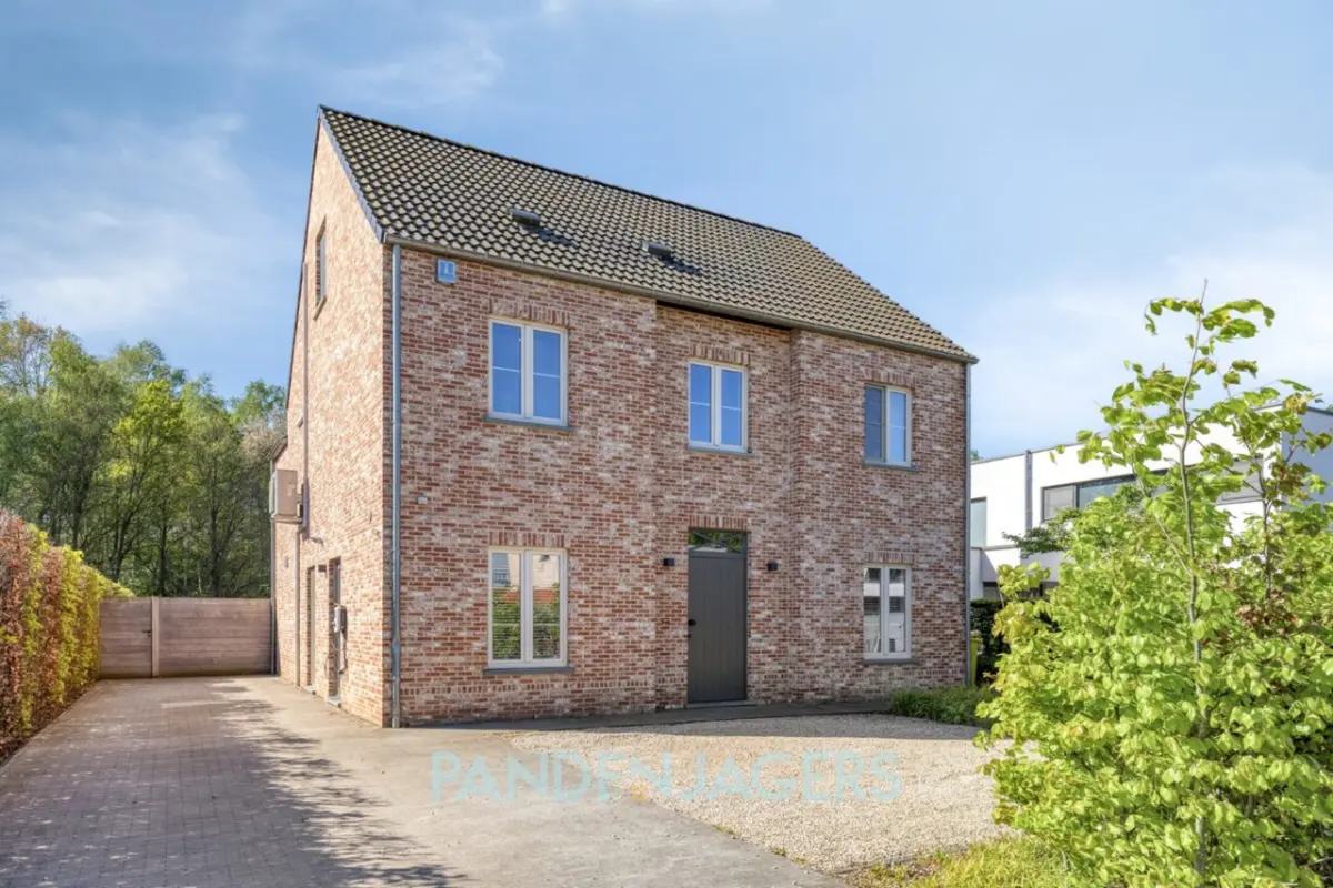 Villa te  koop in Duffel 2570 885000.00€ 5 slaapkamers 217.00m² - Zoekertje 745717