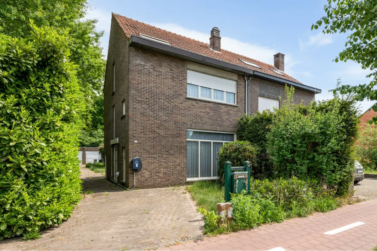 Huis te  koop in Brasschaat 2930 364000.00€ 2 slaapkamers 149.00m² - Zoekertje 747366