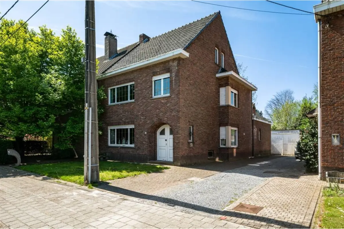Huis te  koop in Geel 2440 279000.00€ 4 slaapkamers 194.00m² - Zoekertje 747437