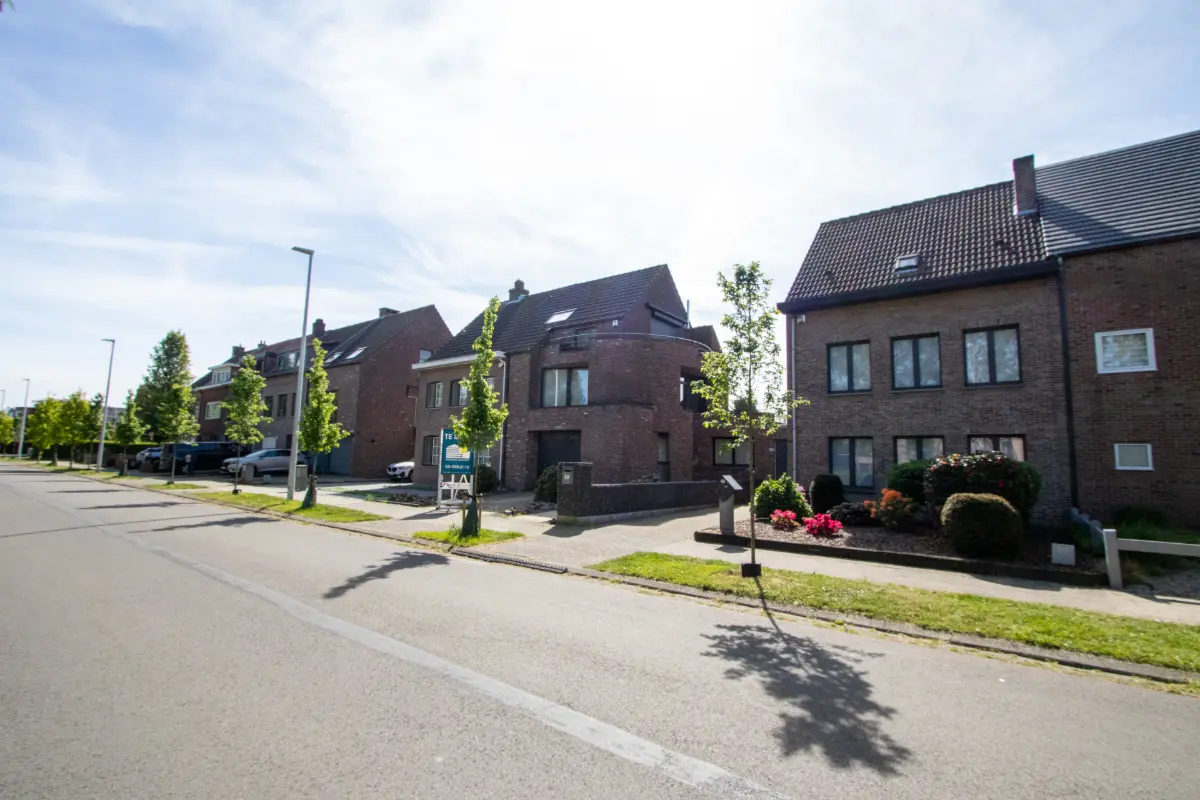 Huis te  koop in Wijnegem 2110 499000.00€ 3 slaapkamers 200.00m² - Zoekertje 747112