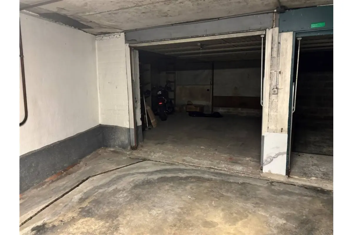 Box te  koop in Deurne 2100 18500.00€  slaapkamers m² - Zoekertje 746931
