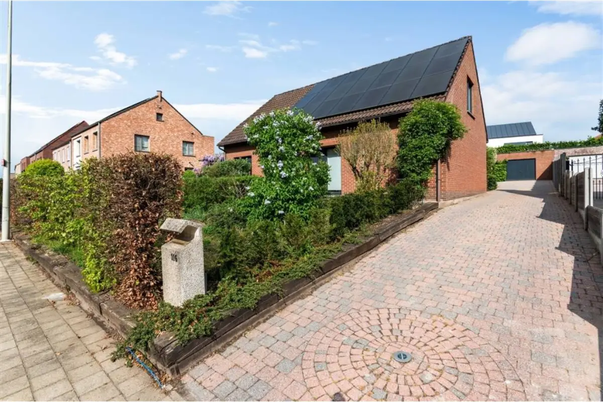 Huis te  koop in Emblem 2520 599000.00€ 4 slaapkamers 250.00m² - Zoekertje 748327