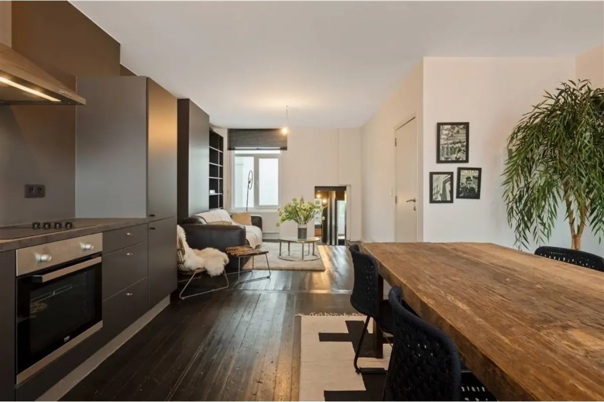 Appartement te  koop in Wilrijk 2610 229000.00€ 2 slaapkamers 85.00m² - Zoekertje 747881