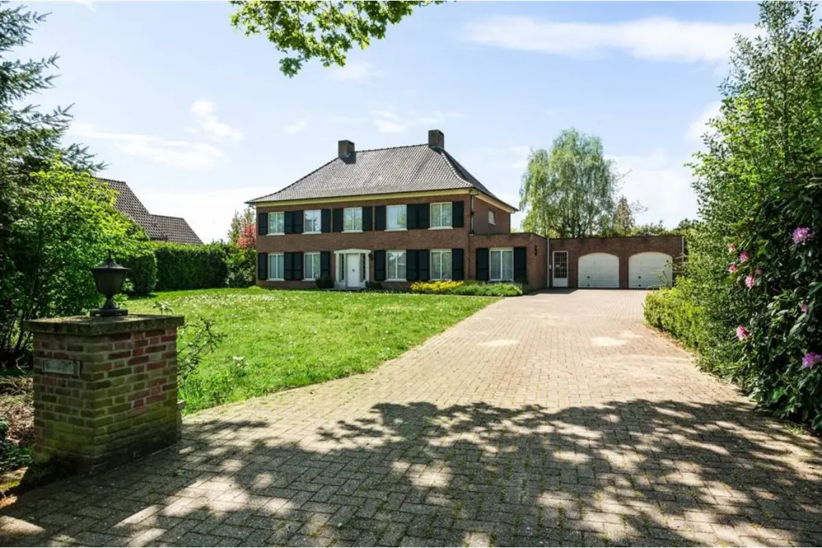 Huis te  koop in Ravels 2380 699000.00€ 6 slaapkamers 437.00m² - Zoekertje 748379