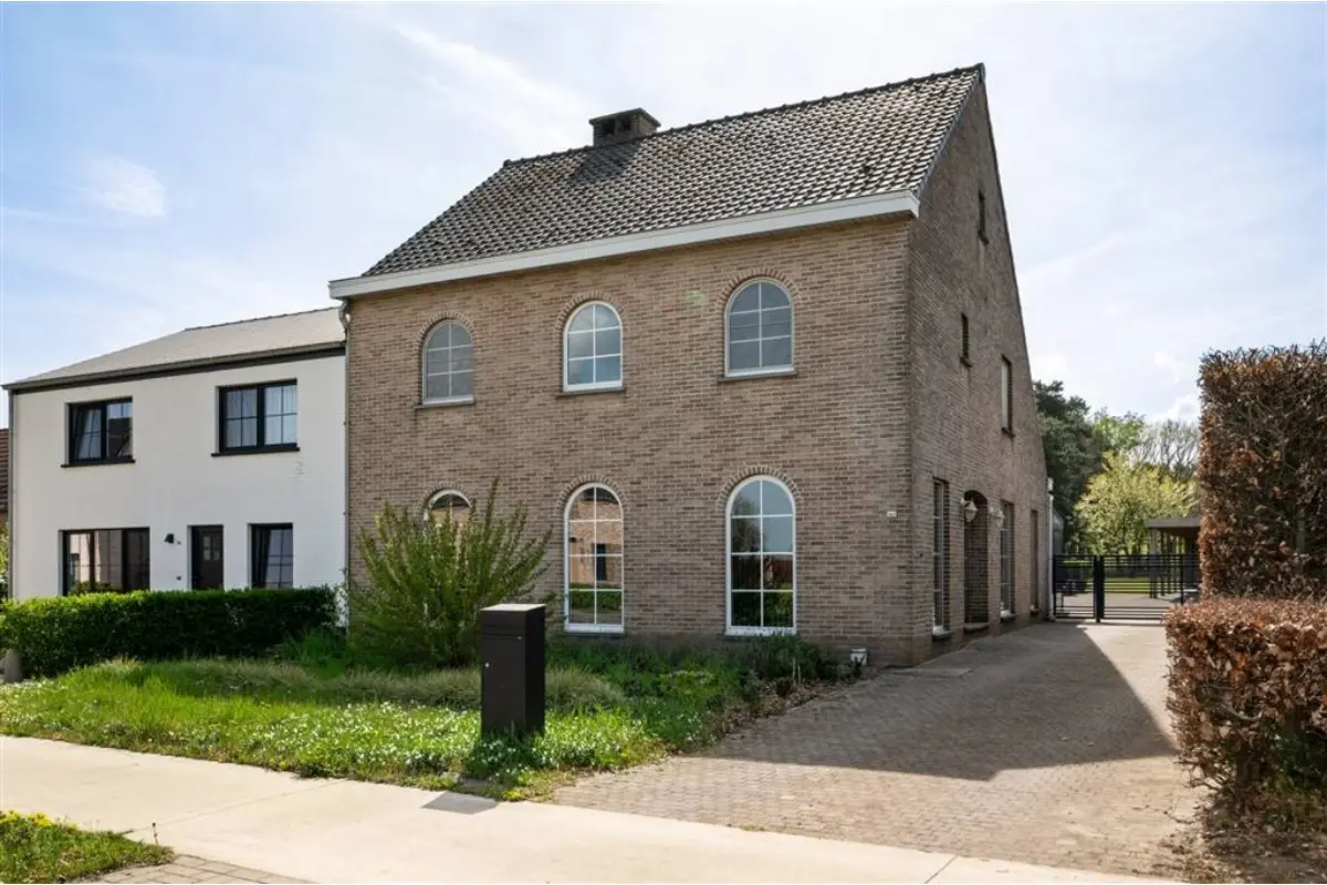 Huis te  koop in Lichtaart 2460 569000.00€ 3 slaapkamers 278.00m² - Zoekertje 748409