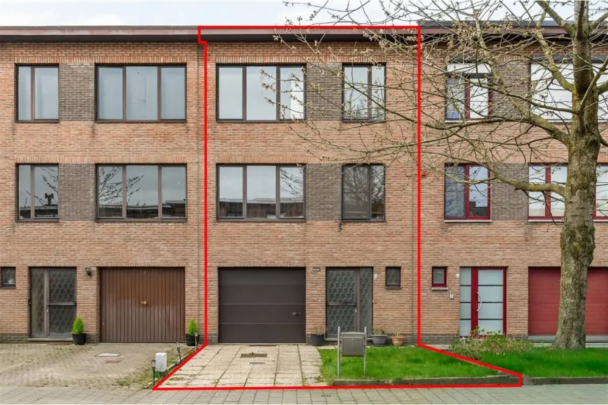 Huis te  koop in Edegem 2650 399000.00€ 4 slaapkamers 162.00m² - Zoekertje 747873