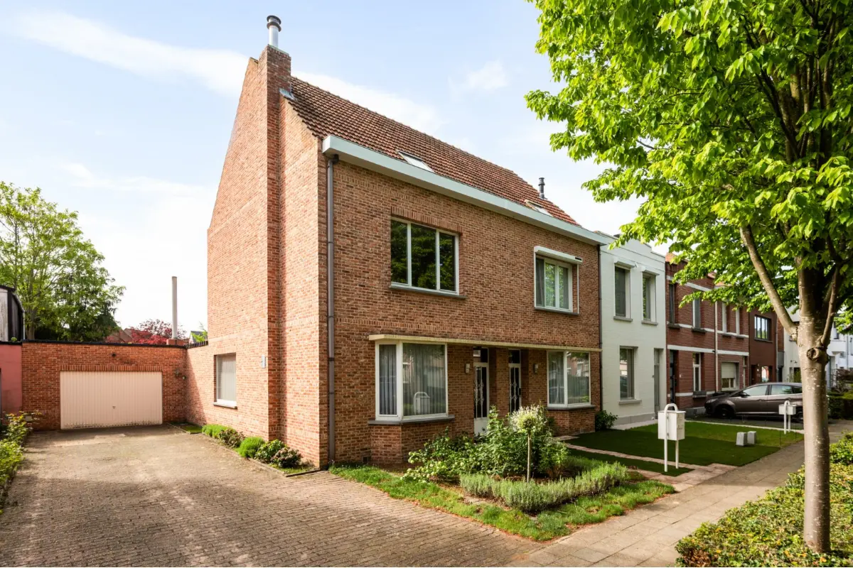 Huis te  koop in Brasschaat 2930 399000.00€ 4 slaapkamers 128.00m² - Zoekertje 750439