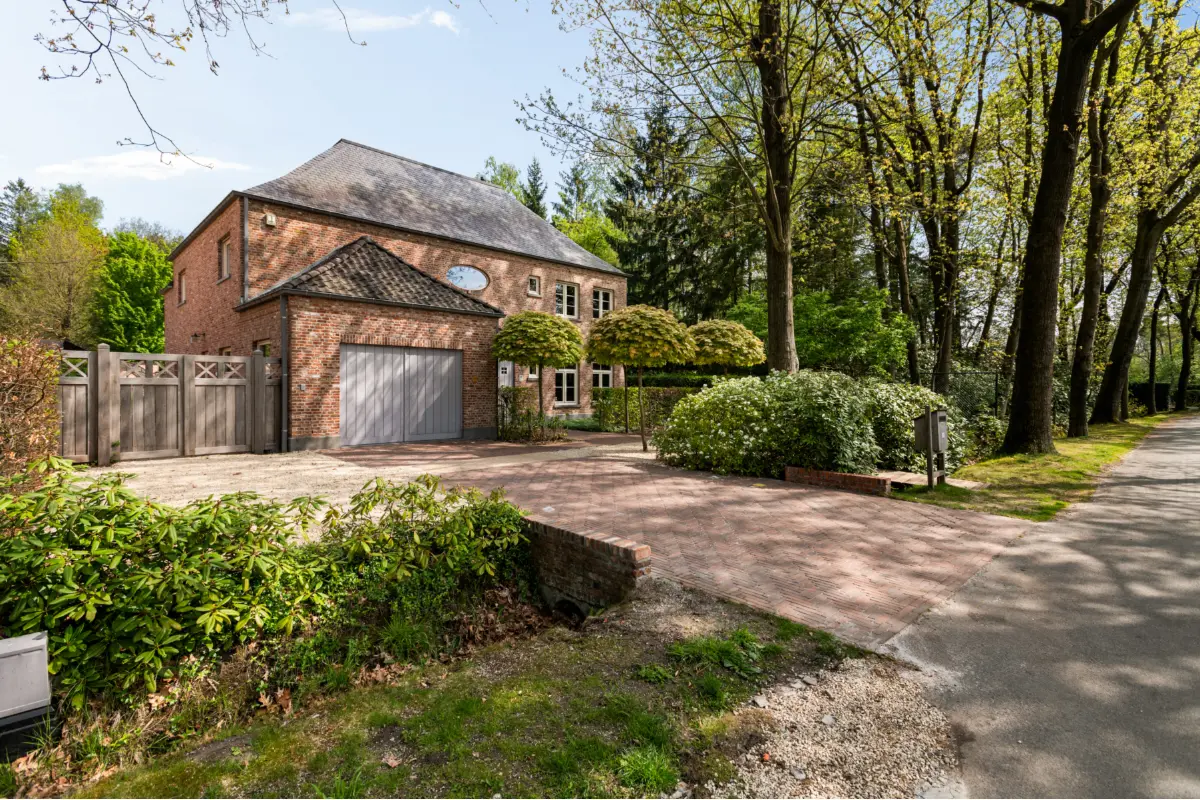 Huis te  koop in Malle 2390 1249000.00€ 6 slaapkamers 570.00m² - Zoekertje 749944