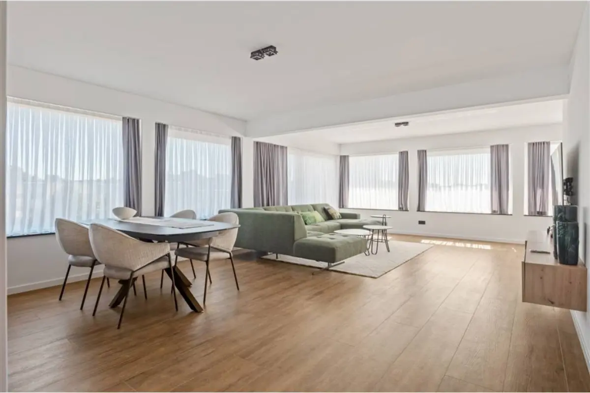 Appartement te  koop in Deurne 2100 369000.00€ 3 slaapkamers 130.00m² - Zoekertje 750356