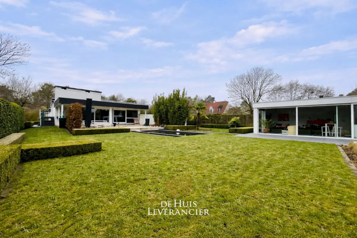 Villa te  in Koksijde 8670 1650000.00€ 3 slaapkamers 390.00m² - Zoekertje 751041