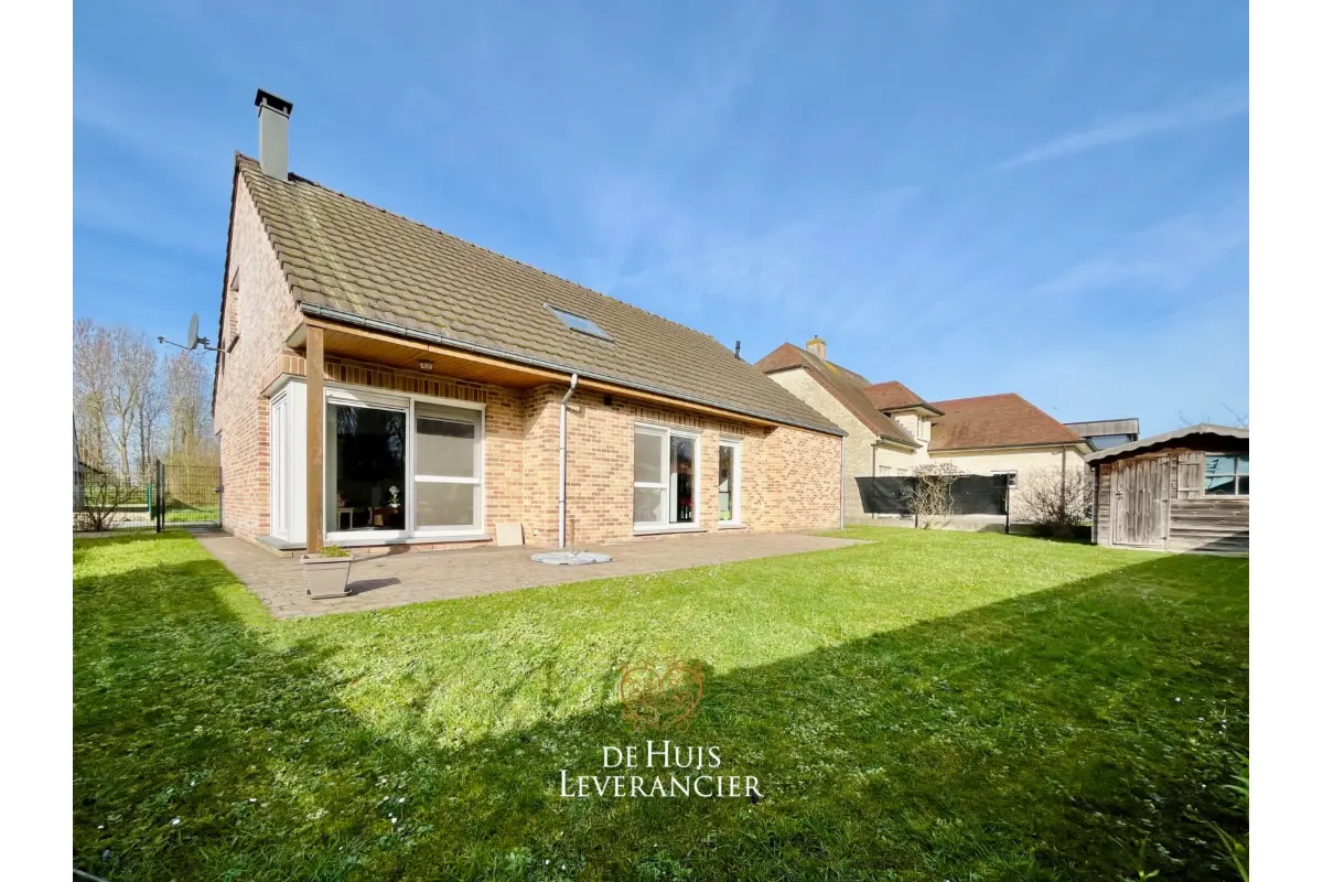 Huis te  in Nieuwpoort 8620 690000.00€ 2 slaapkamers 237.00m² - Zoekertje 751045