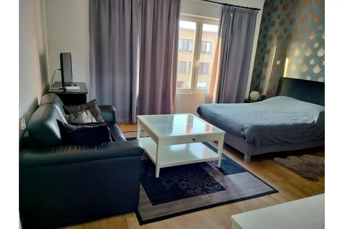Appartement te  huur in Merksem 2170 1400.00€  slaapkamers m² - Zoekertje 751471