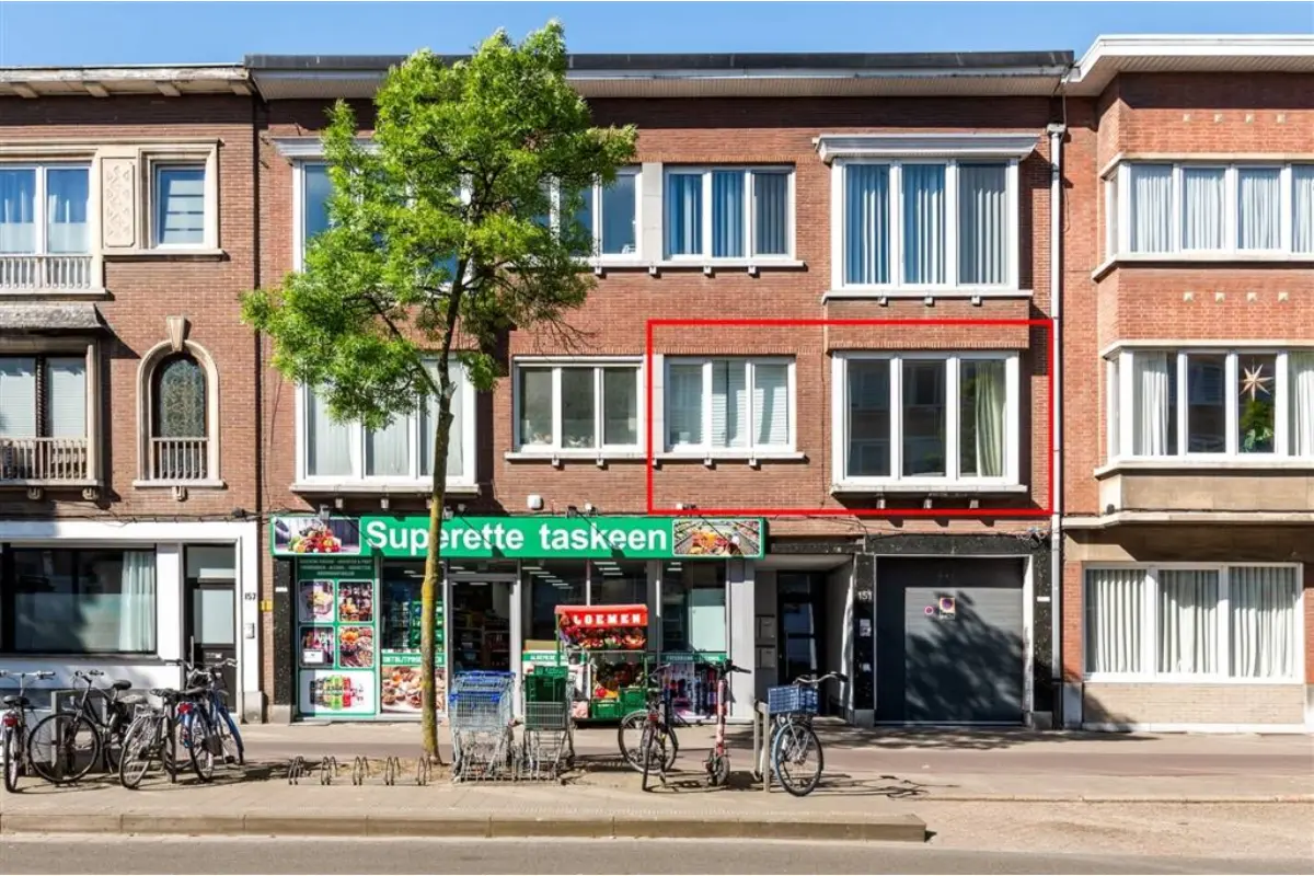 Appartement te  koop in Berchem 2600 225000.00€ 2 slaapkamers 73.00m² - Zoekertje 752493