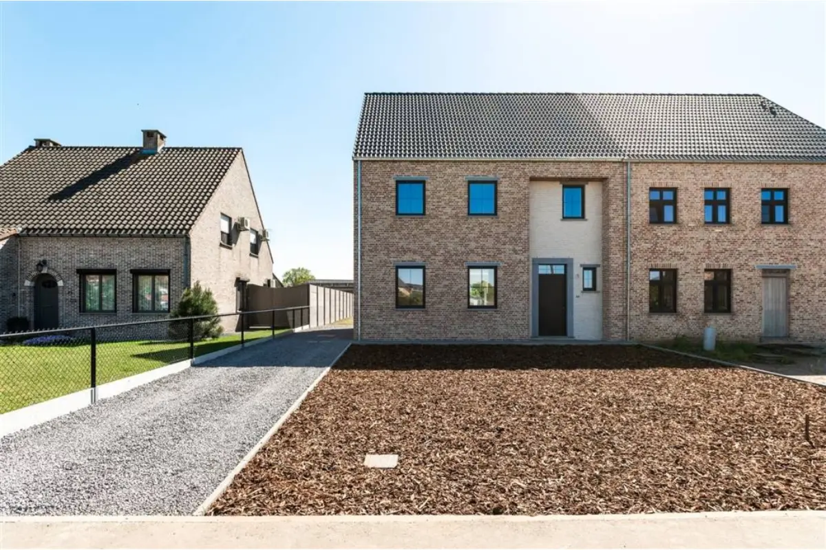 Huis te  koop in Vorst 2430 435000.00€ 3 slaapkamers 211.00m² - Zoekertje 751997
