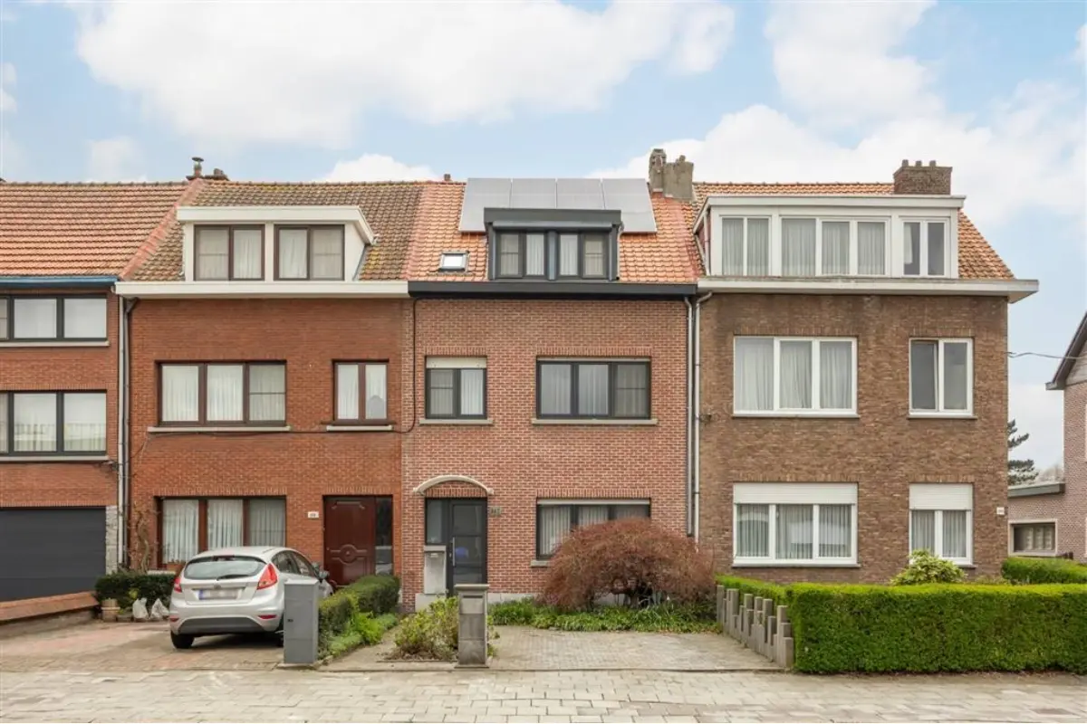 Huis te  koop in Wilrijk 2610 459000.00€ 3 slaapkamers 170.00m² - Zoekertje 752481
