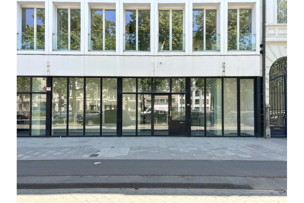Handelszaak te  koop in Antwerpen 2000 695000.00€  slaapkamers m² - Zoekertje 752202