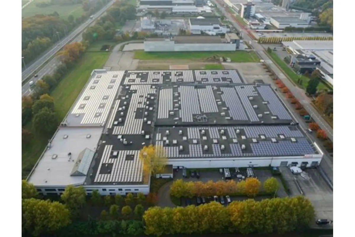 Handelszaak te  huur in Turnhout 2300 8184.00€  slaapkamers 1257.00m² - Zoekertje 752532