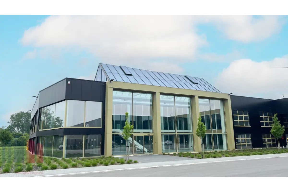 Handelszaak te  huur in Turnhout 2300 8184.00€  slaapkamers 1257.00m² - Zoekertje 752532