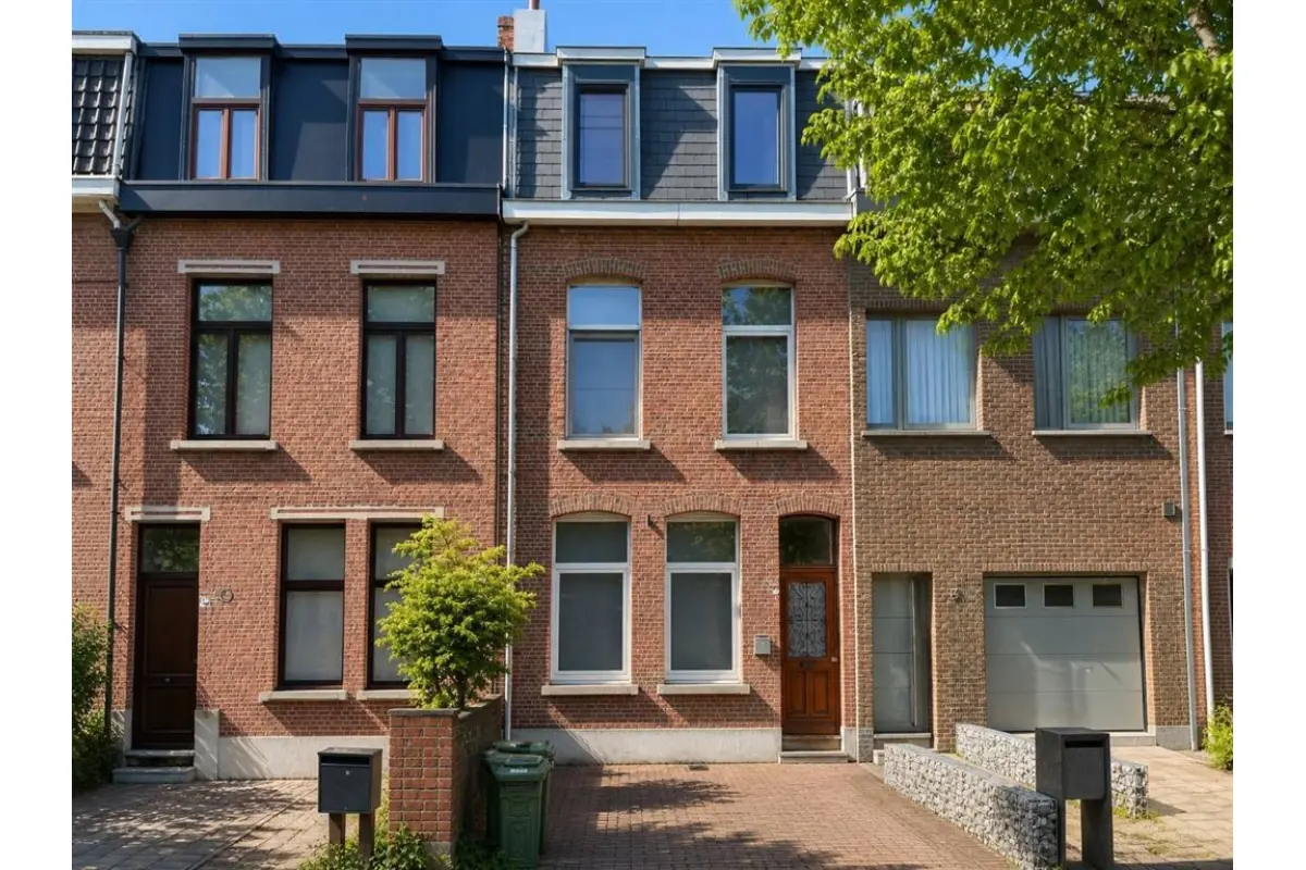 Huis te  huur in Brasschaat 2930 1650.00€ 3 slaapkamers 151.00m² - Zoekertje 752506