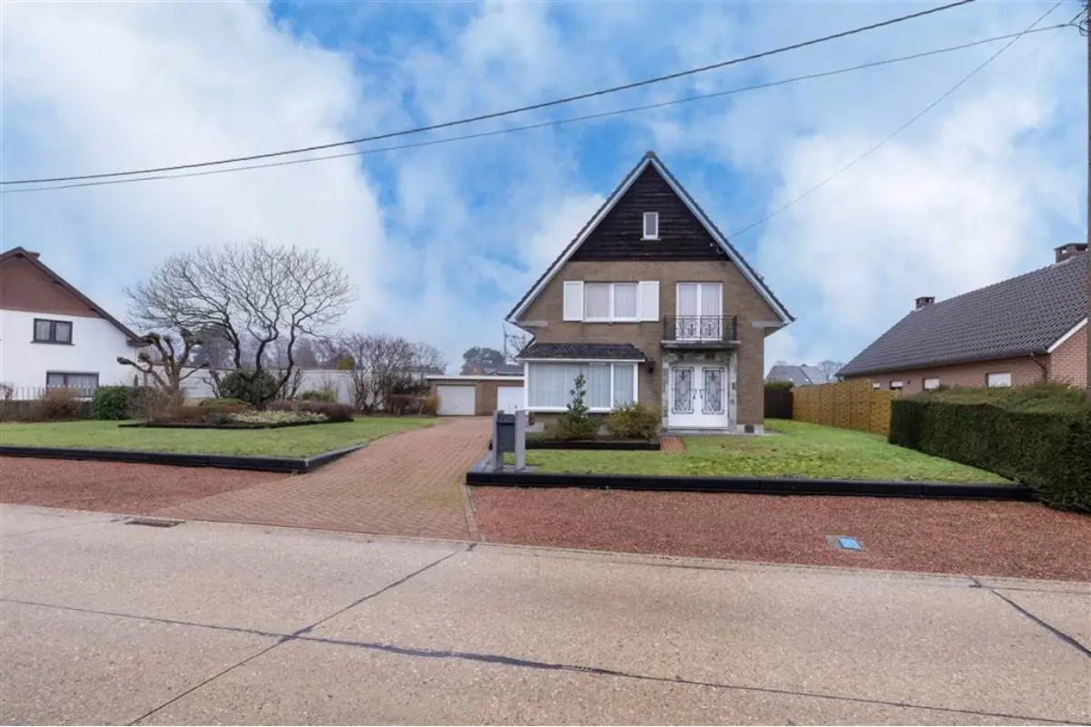 Huis te  koop in Varendonk 2431 330000.00€ 3 slaapkamers 210.00m² - Zoekertje 753441