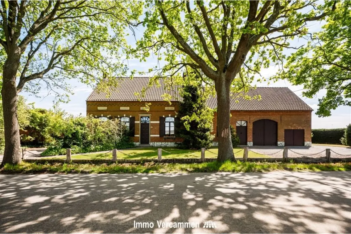 Huis te  koop in Onze-Lieve-Vrouw-Waver 2861 688000.00€ 4 slaapkamers 275.00m² - Zoekertje 753275