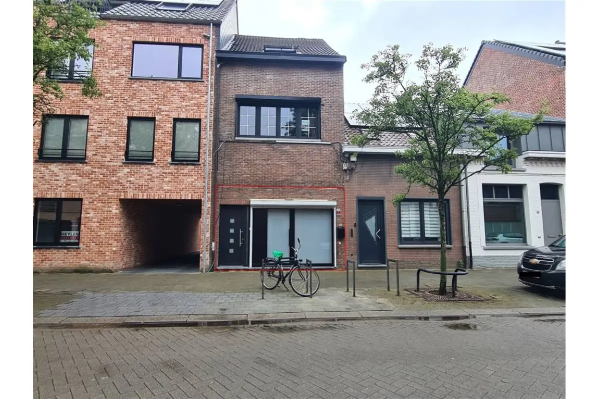Handelszaak te  huur in Turnhout 2300 1000.00€  slaapkamers 67.00m² - Zoekertje 753498