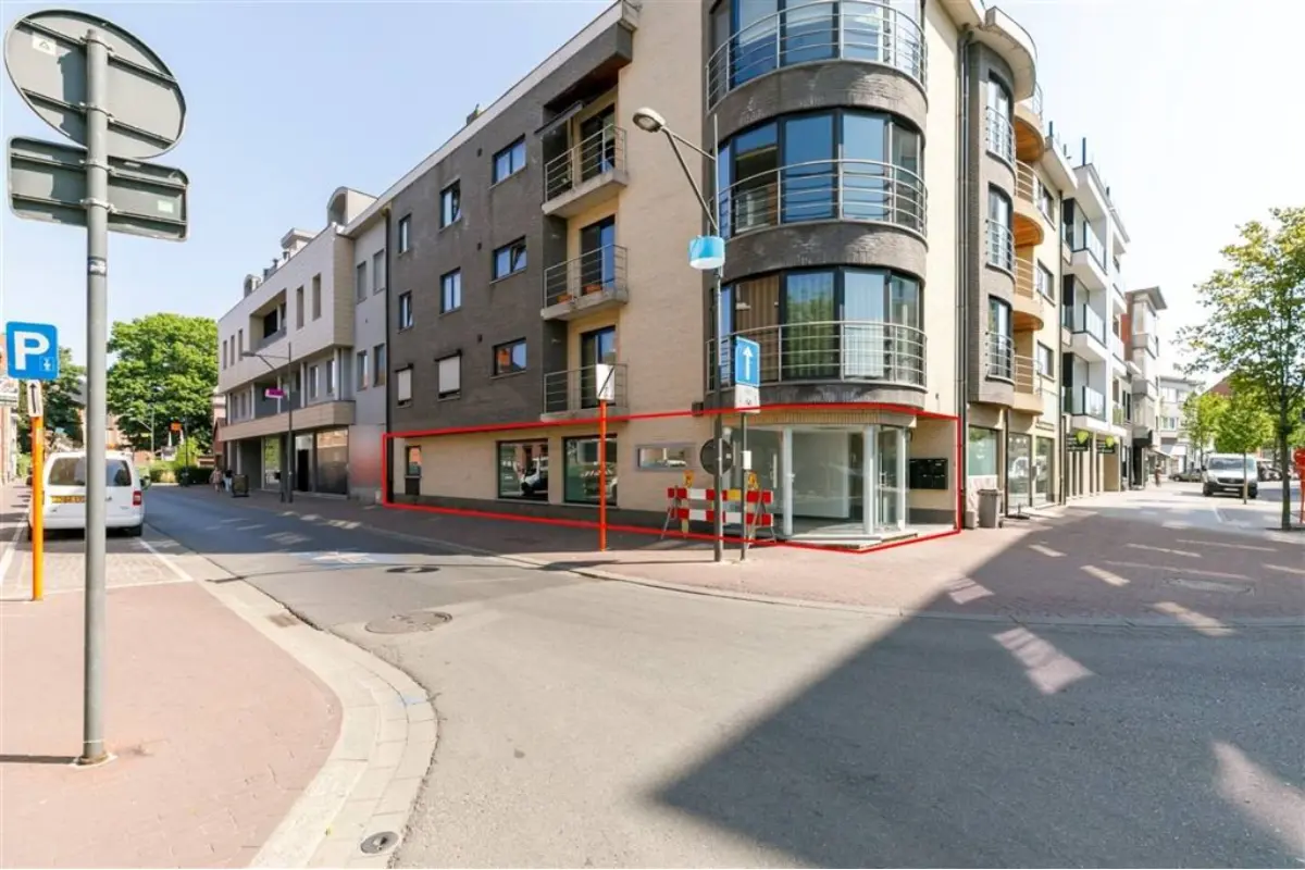 Handelszaak te  koop in Mol 2400 285000.00€ 1 slaapkamers 88.00m² - Zoekertje 753381