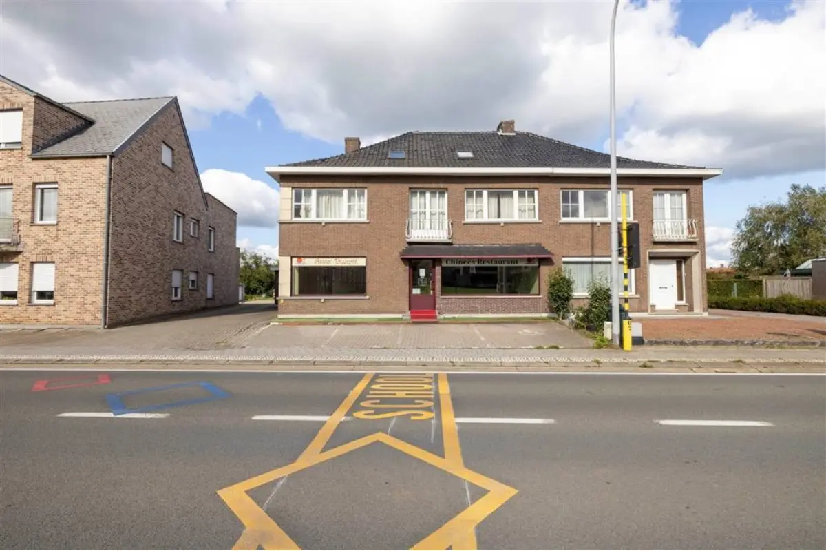 Handelszaak te  koop in Meerhout 2450 368000.00€ 6 slaapkamers 381.00m² - Zoekertje 753496