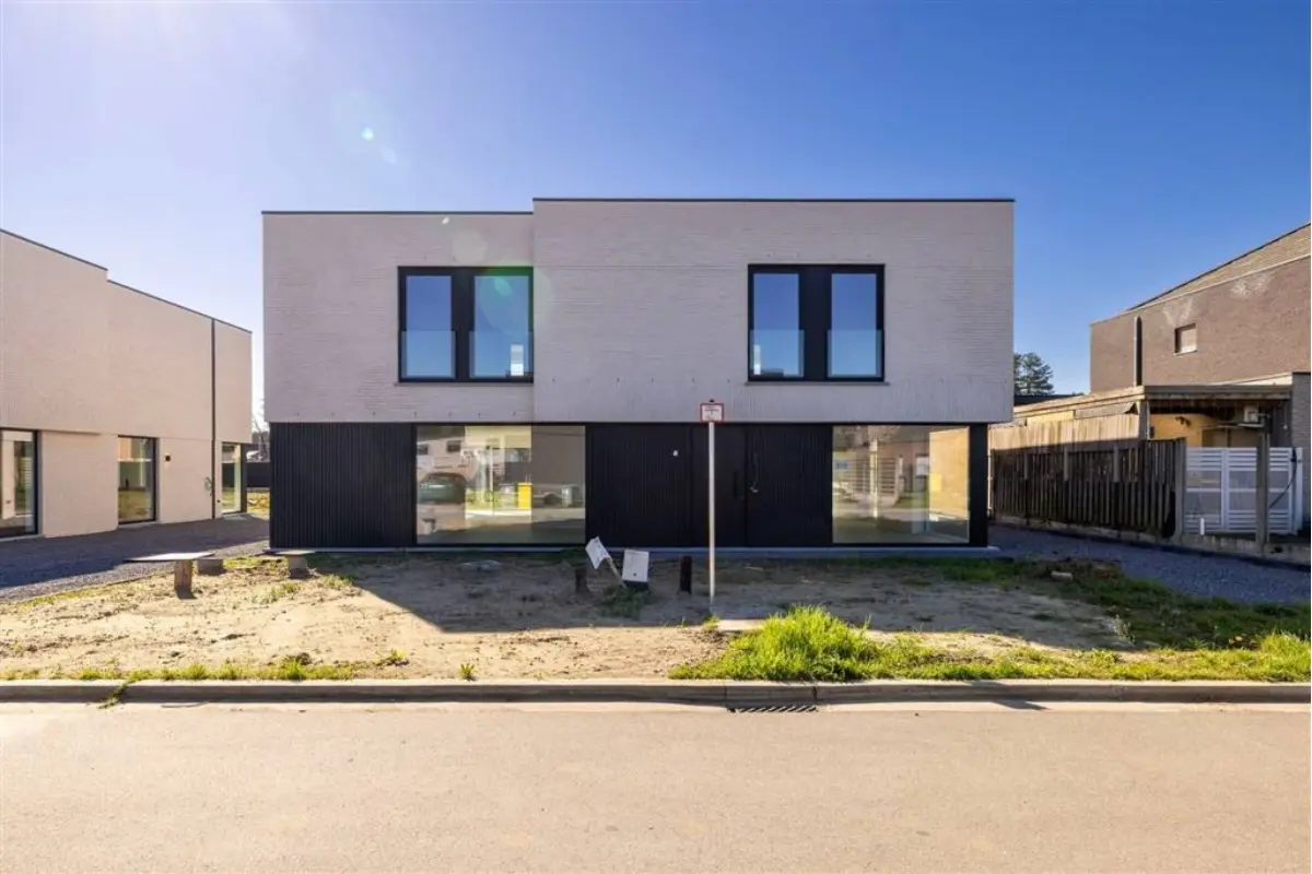 Huis te  koop in Varendonk 2431 399000.00€ 3 slaapkamers 180.00m² - Zoekertje 753482