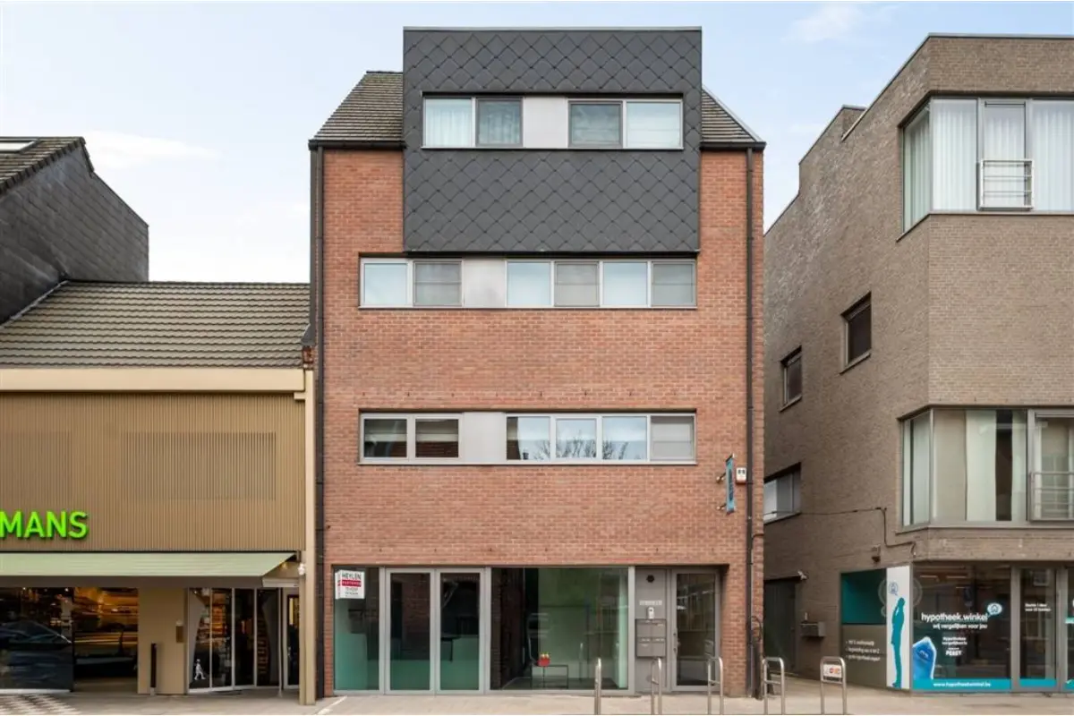 Handelszaak te  koop in Geel 2440 355000.00€  slaapkamers 168.00m² - Zoekertje 753458