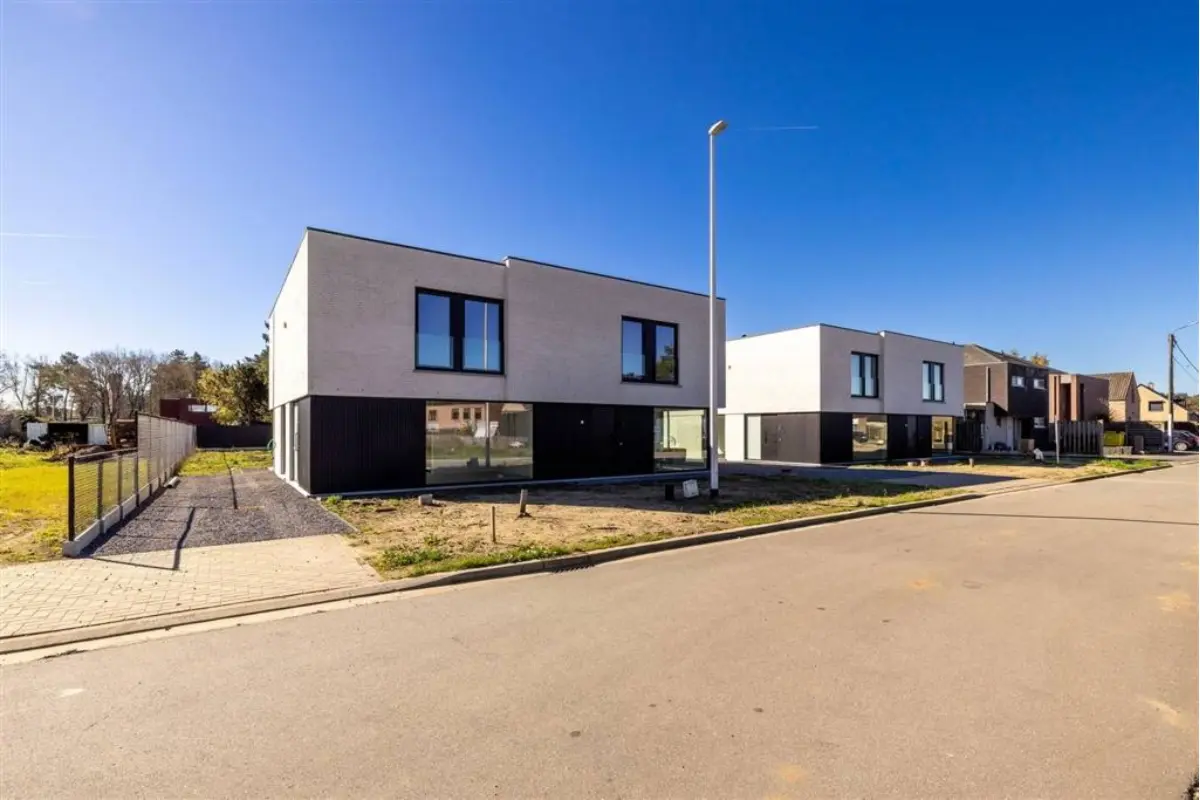 Huis te  koop in Varendonk 2431 399000.00€ 3 slaapkamers 180.00m² - Zoekertje 753479
